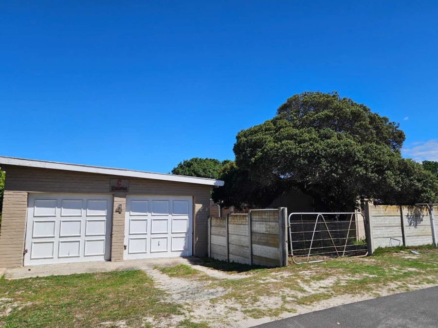 4 Bedroom Property for Sale in Pearly Beach Western Cape